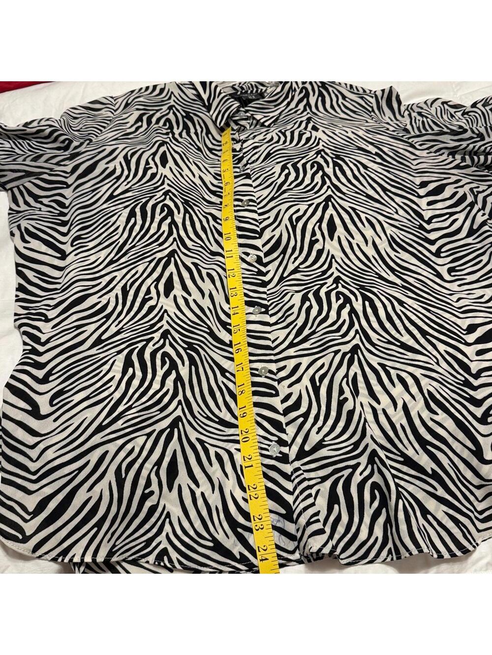 Jones New York Black White Zebra Print Button Down Shirt Women's 1X Lightweight - Picture 6 of 7